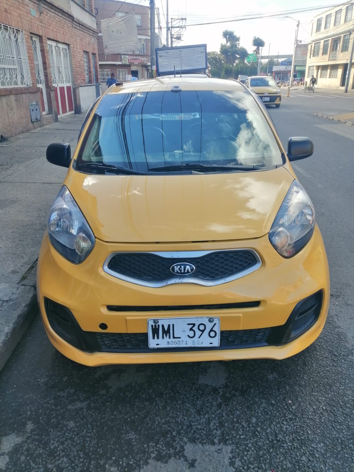 Kia Picanto Hatchback Ekotaxi + lx - 2015
