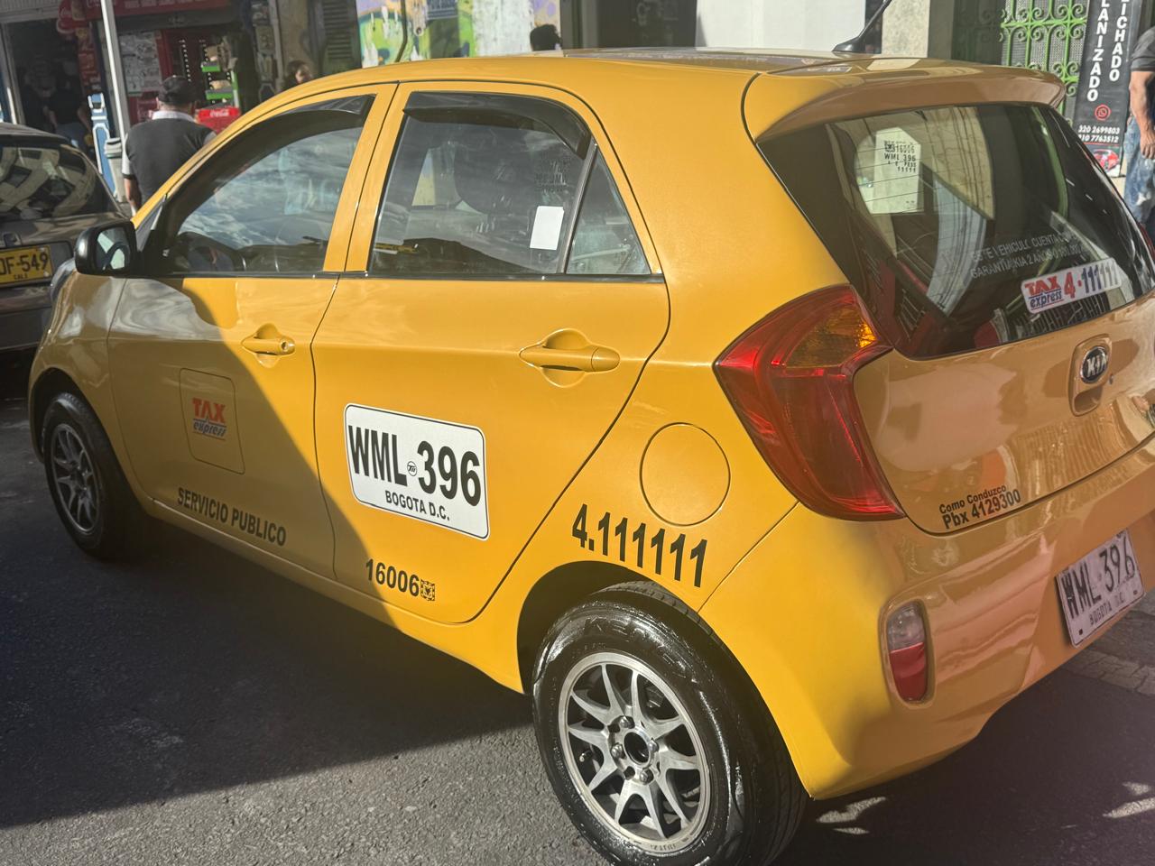 Kia Picanto Hatchback Ekotaxi + lx - 2015